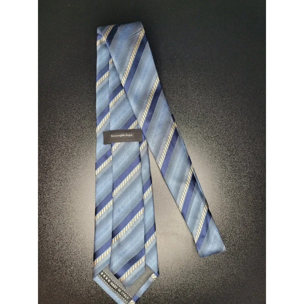 Ermenegildo Zegna Men's Necktie Blue Striped Silk 3.75